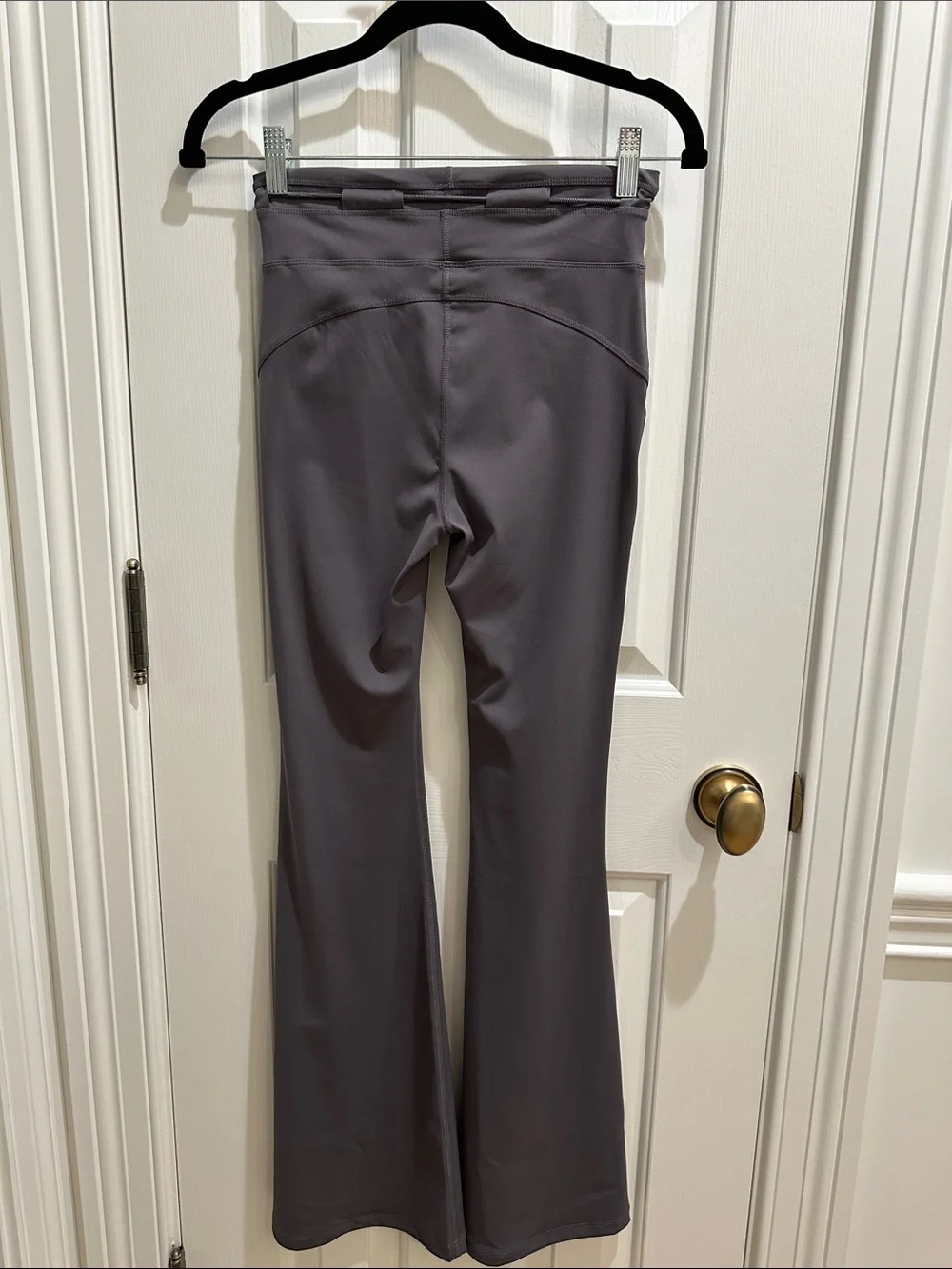 alo Cinch Waist Flare Leggings